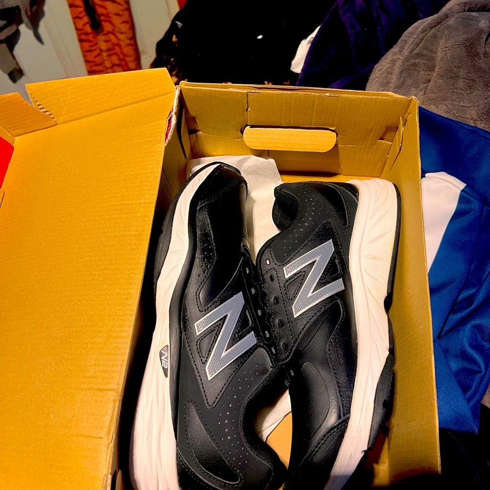 NEW BALANCE TRAINING EXTRA ANEMENT SIZE 8.5 MX824BB1 COND 8.5/10 STILL LIKE NEW